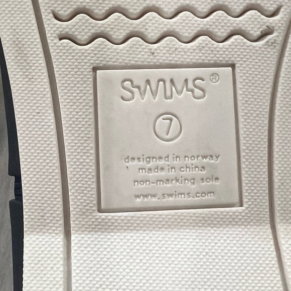 SWIMS Like New Size 7 Colorblock Sneaker Loafer Boat Shoe Waterproof Breathable - Picture 9 of 9